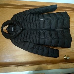Ellen Tracy puffer coat size Medium, wide collar, mid-thigh length, small tear